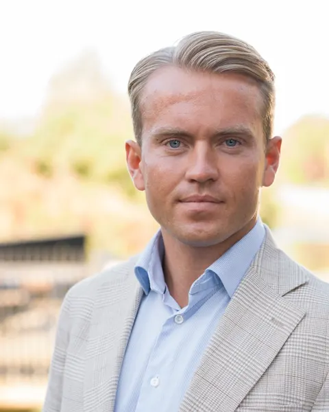 Steffen Gundersen, Eiendomsmeglerfullmektig
